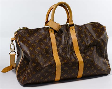 lv duffle bag wear